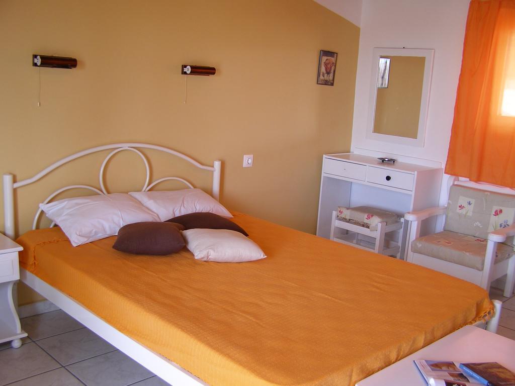 Nikis Apartments Ájosz Górdiosz Szoba fotó